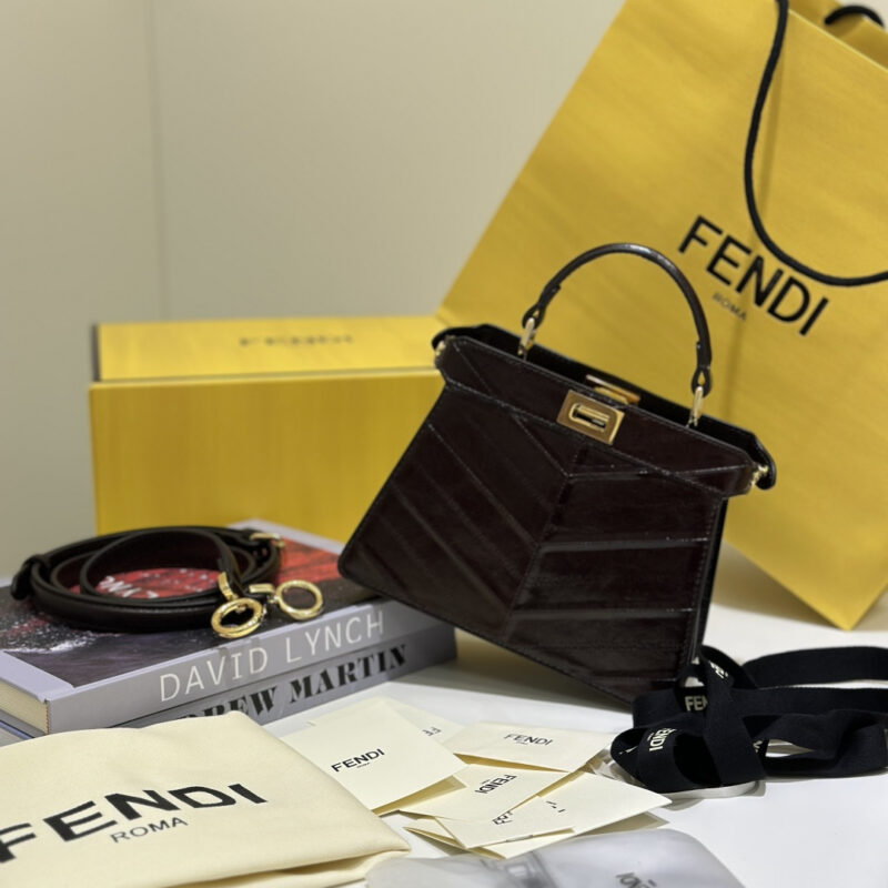 FENDI 全新系列ISeeU Petite 款号 8701