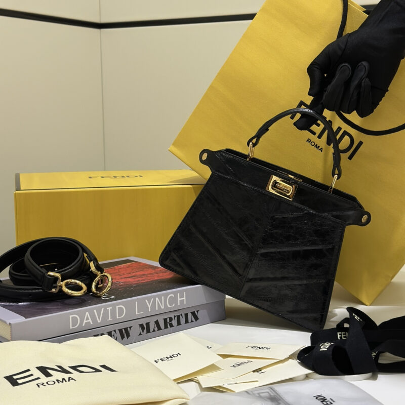 FENDI 全新系列ISeeU Petite 款号 8701