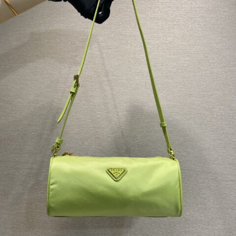 PRADA 新款腋下包 1NE058