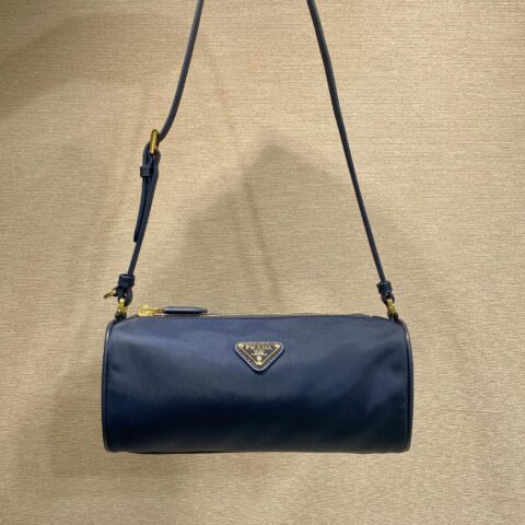 PRADA 新款腋下包 1NE058