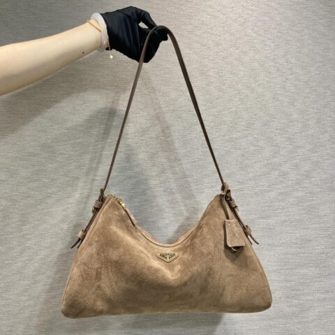 PRADA 新款Aimee腋下包 1BC228绒皮