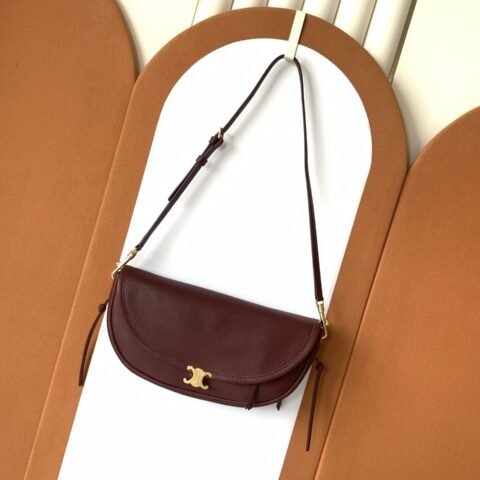 CELINE Halfmoon 半月包🛍️ 款号：103778