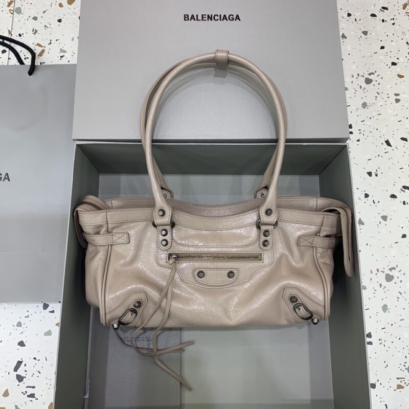 Balenciaga LE City 横版机车包 款号：845704 【杏色】