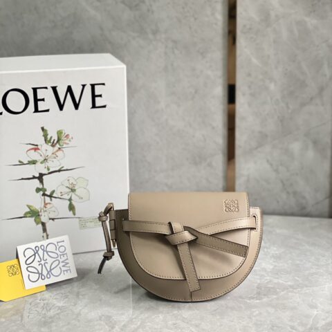 LOEWE 升级版字母寛肩带马鞍包MiniGateDual手袋 0672
