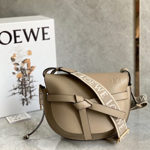 LOEWE 升级版字母寛肩带马鞍包 GateDual手袋 0671