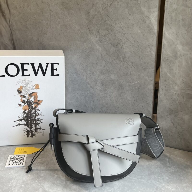 LOEWE 升级版字母寛肩带马鞍包GateDual手袋最新暖沙拼黑 0671