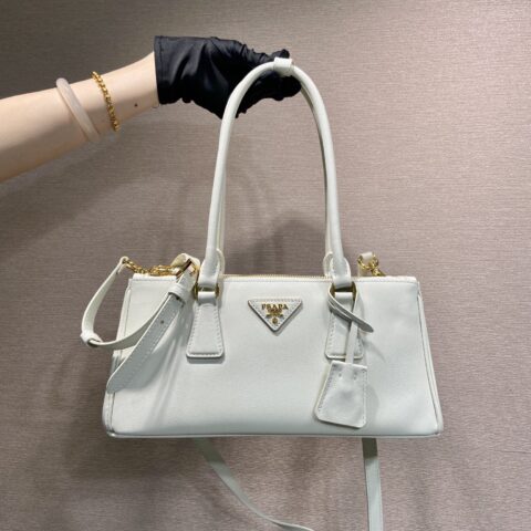 PRADA 新款杀手包 1BA457新色