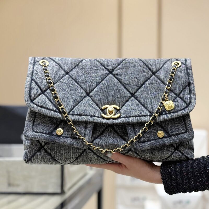 CHANEL 25K 走秀款hobo牛仔包👜 AS5727