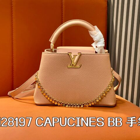 【原单精品】M28197杏色 全皮链条cap那英款 当季新款 CAPUCINES BB 手袋