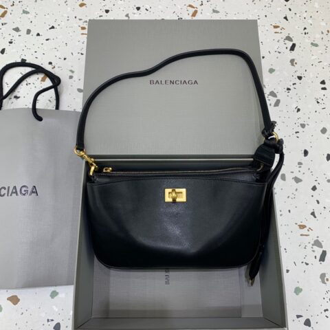 Balenciaga 超火爆的Rodeo系列全新推出了单肩包 款号：814112