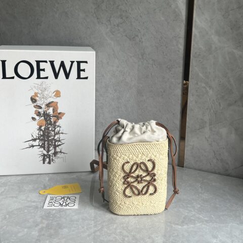 LOEWE Anagram Basket 草编 1005
