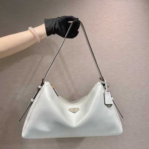PRADA 新款Aimee腋下包 1BC228