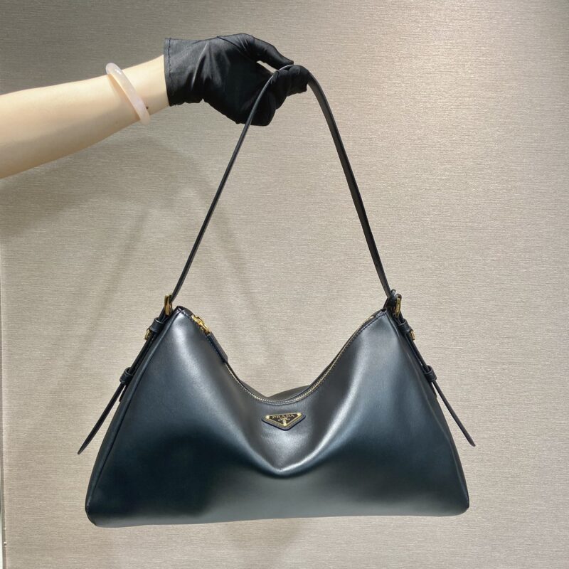 PRADA 新款Aimee腋下包 1BC228