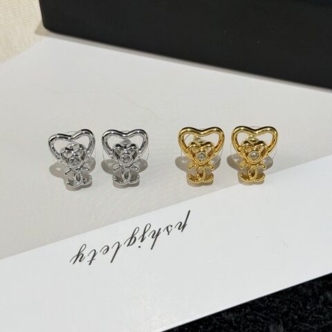 ❗️新品❗️  ☀️新款☑️ 香奈儿双C 迷你爱心带钻耳钉耳环 ☀️