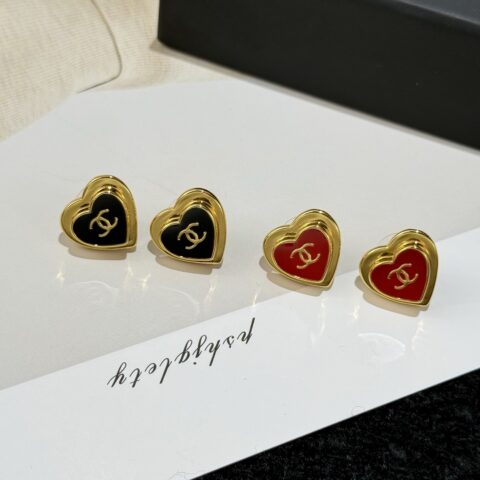 ❗️新品❗️ ☀️新款☑️ 香奈儿双C 爱心❤️🖤耳钉耳环 ☀️