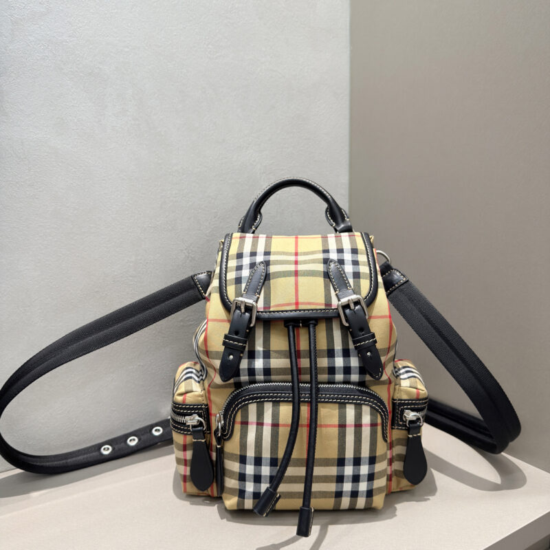 Burberry B家三用双肩包