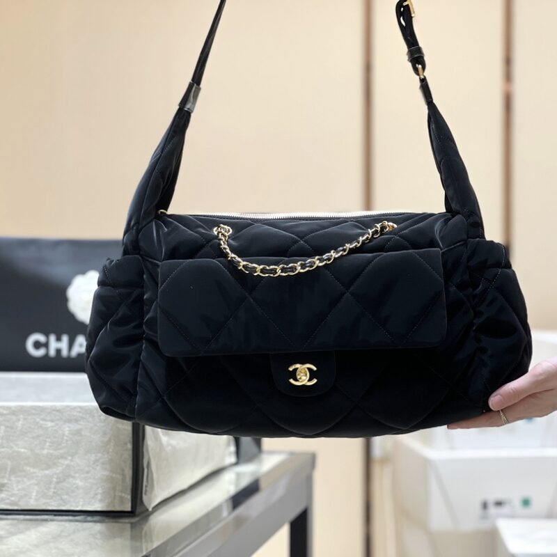 CHANEL 24N coconeige滑雪包 AS5055