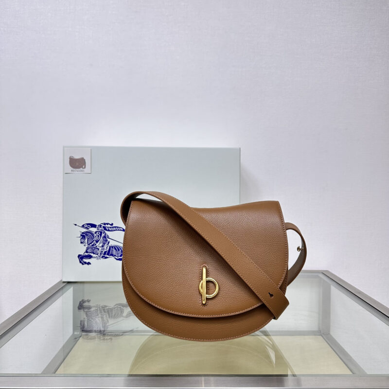 Burberry B家最新立挺包款