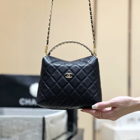 CHANEL 隐藏实用款牛皮手柄包 AP4066