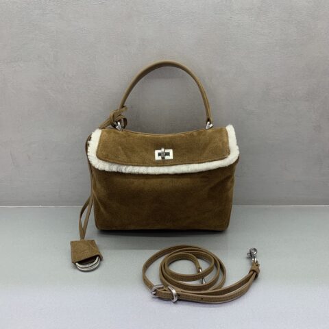 Balenciaga 𝐑𝐨𝐝𝐞𝐨 羊羔毛  款号：789721 【mini】
