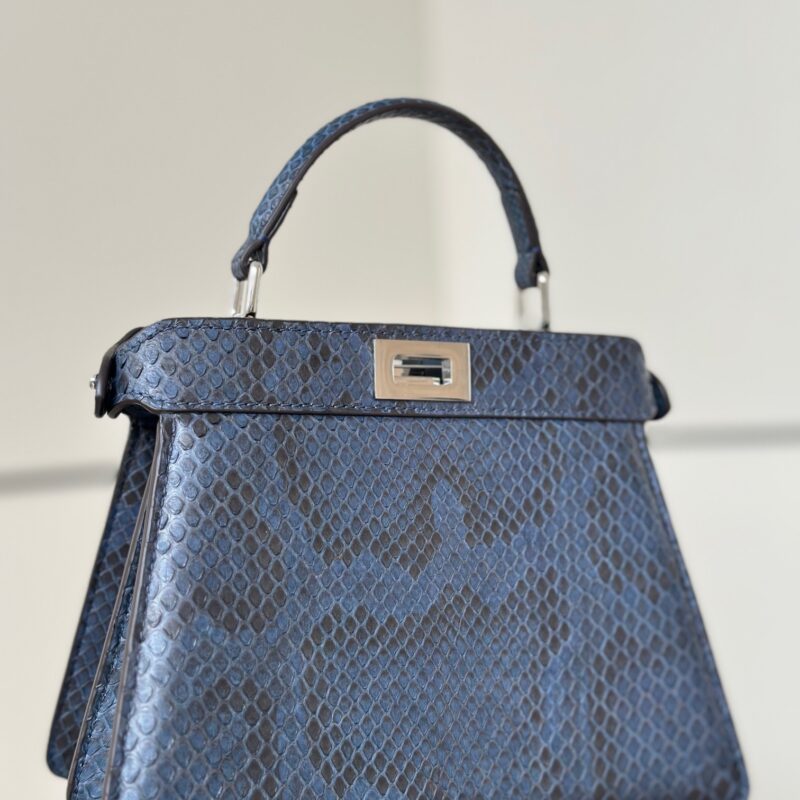 FENDI peekaboo 全新系列 款号:80062 A
