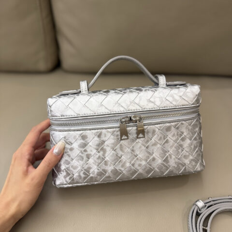 BV  Bang Bang Vanity 丝绒银 型号：789109