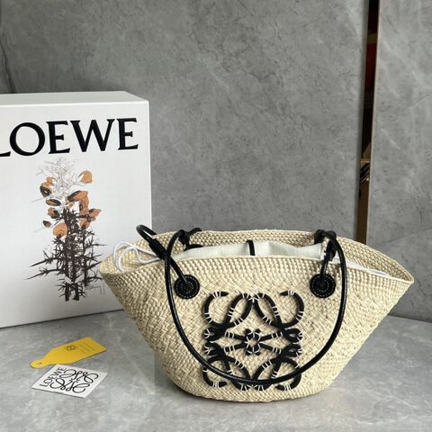 LOEWE Anagram Basket 草编包 1002