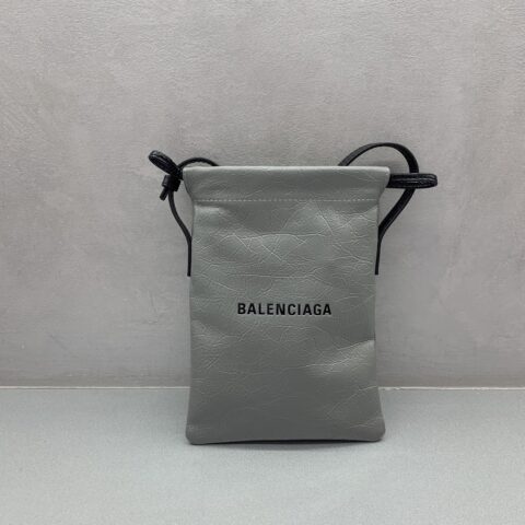 Balenciaga 𝗦𝗛𝗢𝗣𝗣𝗘𝗥 𝗗𝗨𝗦𝗧𝗕𝗔𝗚斜挎/手机包 款号：811012【小号】