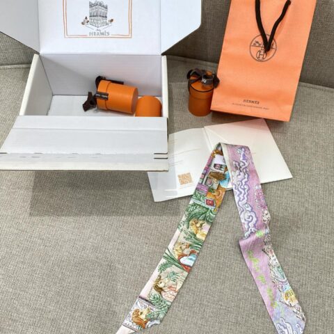 HERMES 『光之城 Twilly小丝巾』