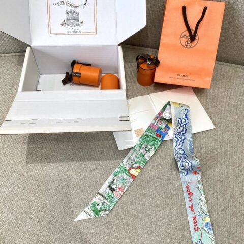 HERMES 『光之城 Twilly小丝巾』