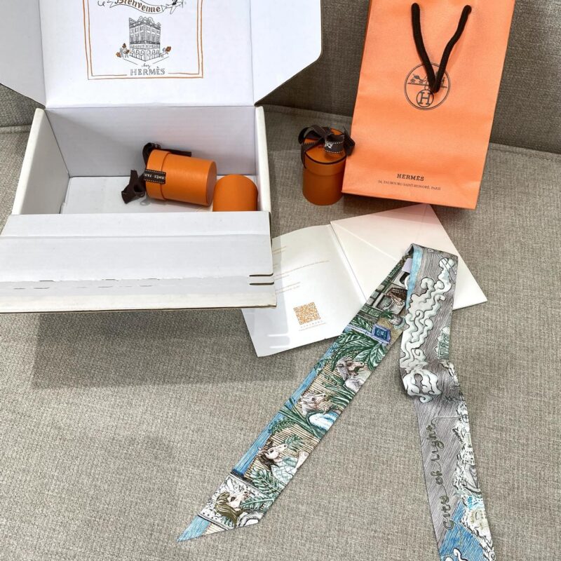 HERMES 『光之城 Twilly小丝巾』