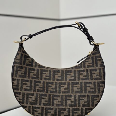 FENDI graphy款号：80058M啡