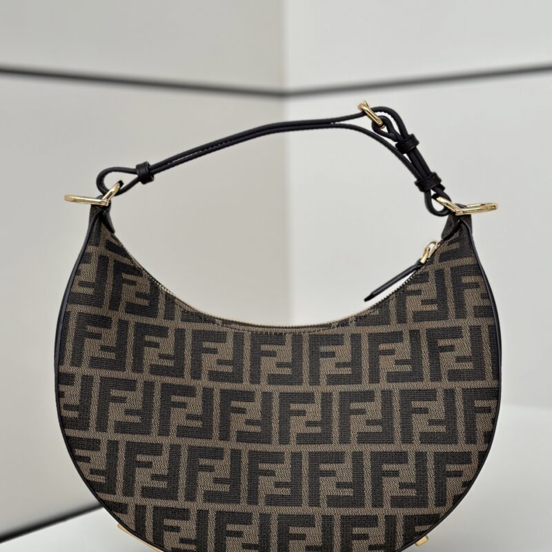 FENDI graphy款号：80058M啡