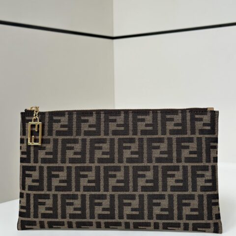 FENDI 全新系列老花手包 款号:8053