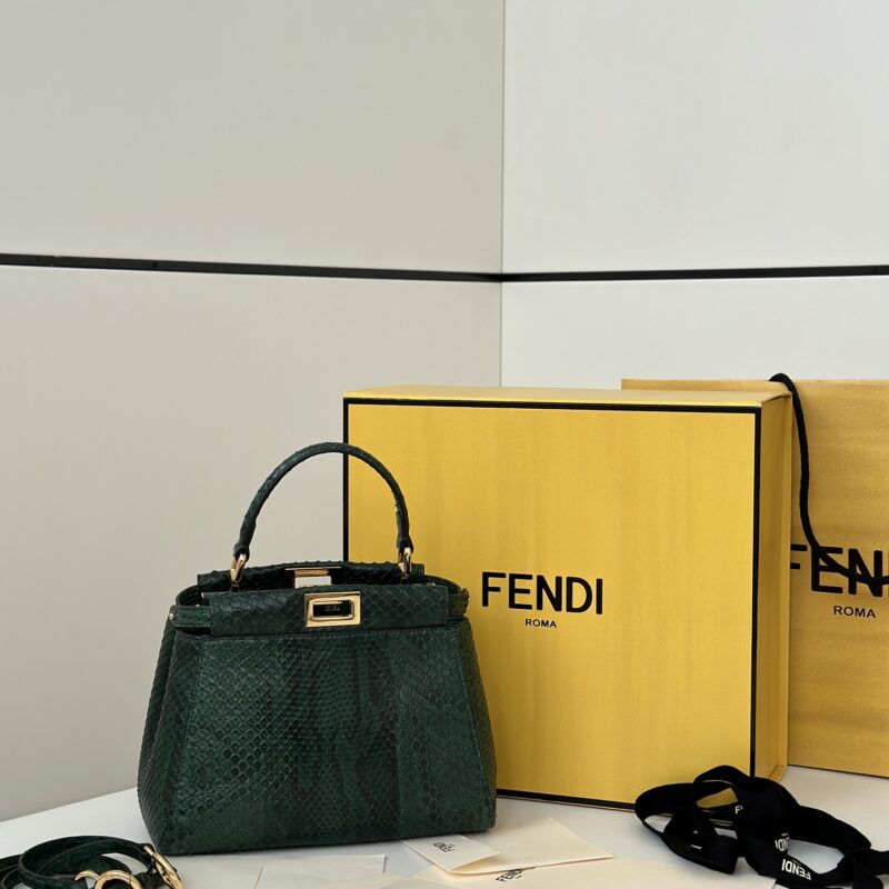 FENDI peekaboo 标志性手袋 款号:66803绿