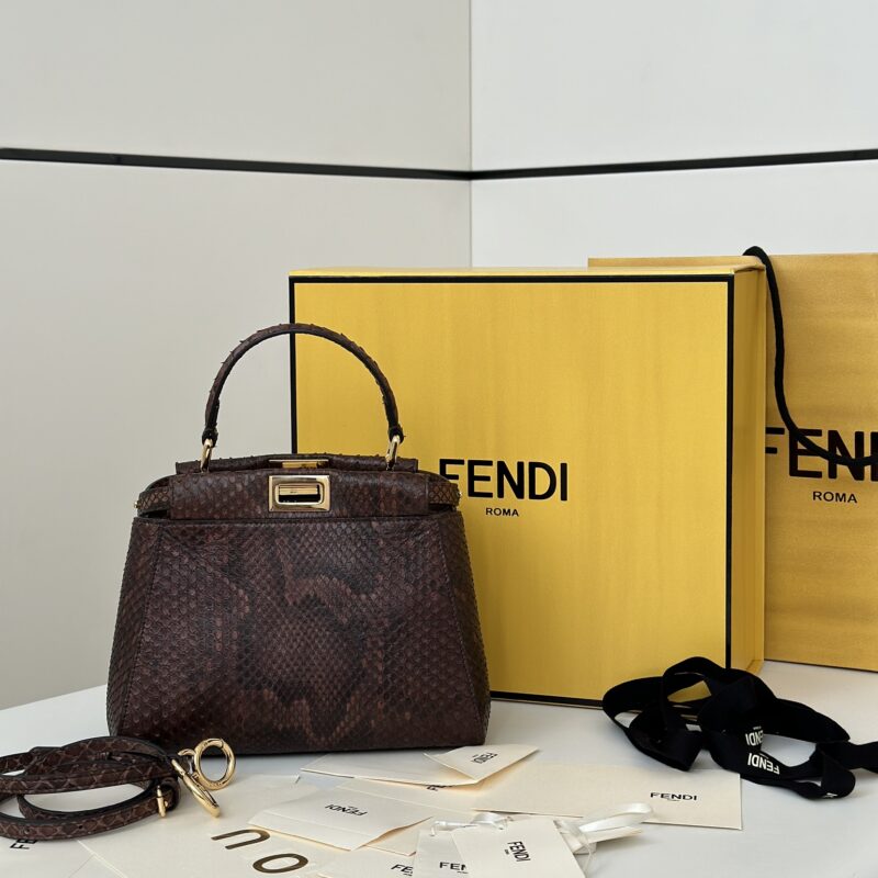 FENDI peekaboo 标志性手袋 款号:66803红棕