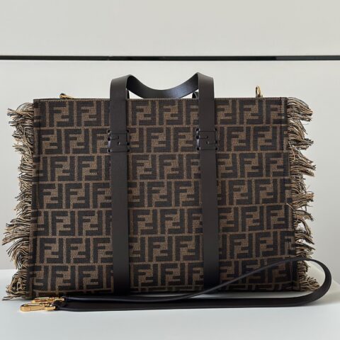 FENDI 新款托特包 款号8683