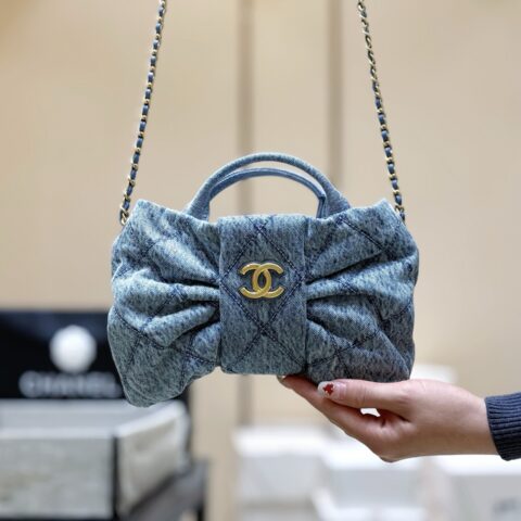 CHANEL 25K 走秀款牛仔蝴蝶结包👜 AS5849