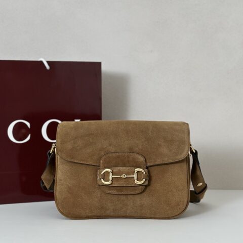 GUCCI  专柜品质，顶级原单货，实物实拍！款号847063棕反绒