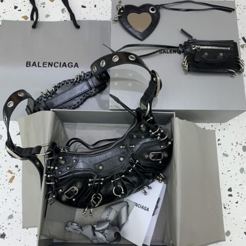 Baleciagna Le Cagole半月牙腋下包斜挎包 180607【小号】铆钉黑色