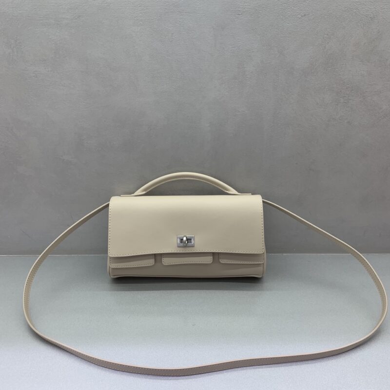 Baleciagna 新款 Bel Air Clutch 翻盖手拿包 款号:843943 【浅粉】