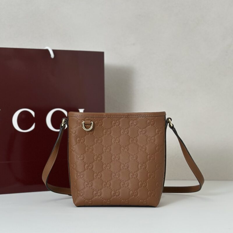 GUCCI 专柜品质，顶级原单货，实物实拍！款号847090棕色压字