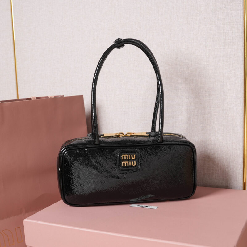 MIUMIU 新品保龄球 5BB173 皱漆黑色