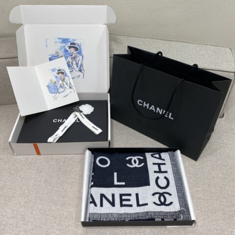 CHANEL 25S『Logo字母披肩围巾』