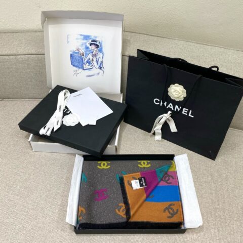 CHANEL  『彩虹亮丝围巾』双面披肩围巾