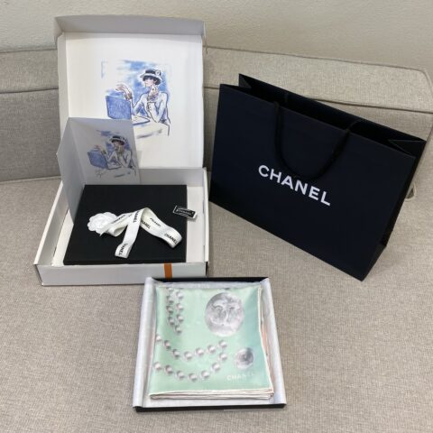 CHANEL 25k『渐变珍珠丝巾』