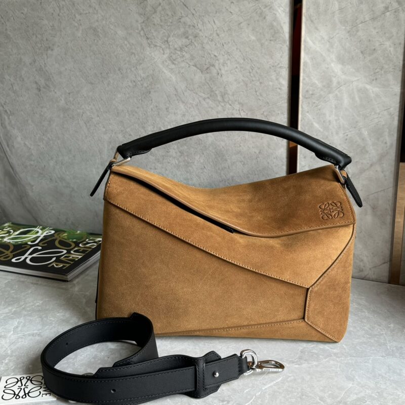 LOEWE 罗家新款推出的首款手提包 0532