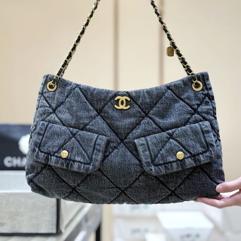 CHANEL 25K 走秀款hobo牛仔包👜 AS5740