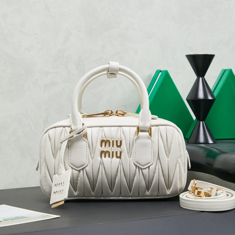 MIUMIU M家新款保龄球包包 5BB142 白色