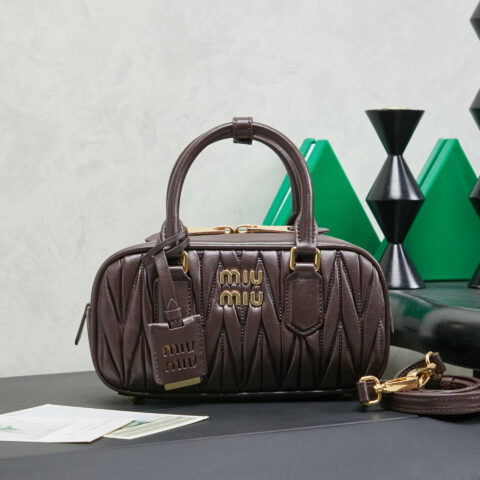 MIUMIU M家新款保龄球包包 5BB142 石楠木